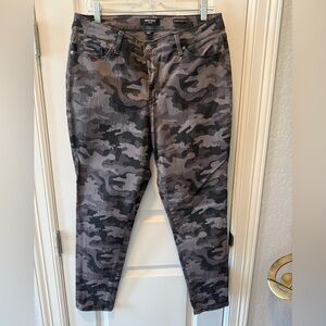 Nine West Gramercy Skinny Ankle  Camo  Jeans